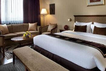 Mandalay Hill Resort Bedroom