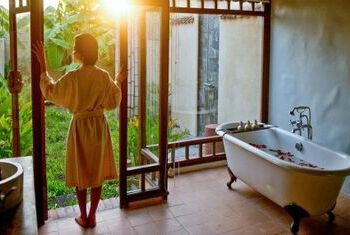 Emeralda Resort Ninh Binh bathroom