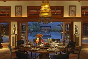 Howie's HomeStay inside
