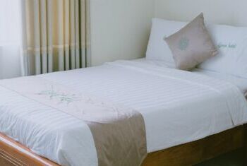 Green Hotel Khe Sanh beds