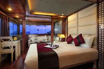 Paloma Cruise bedroom