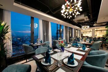 May De Ville Lakeside Hotel