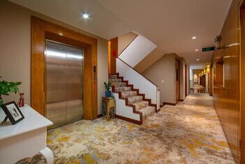 Oriental Suites Hotel & Spa