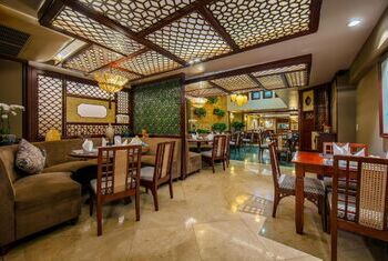 Oriental Suites Hotel & Spa