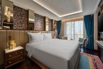 Peridot Gallery Classic Hotel