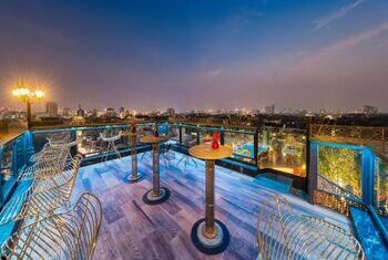 Peridot Gallery Classic Hotel