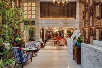Peridot Gallery Classic Hotel