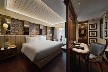 Peridot Gallery Classic Hotel