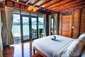 500Rai Floating Resort