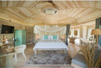 Treehouse Villas