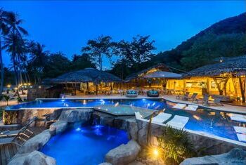 Treehouse Villas