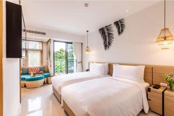 Outrigger Surin Beach Resort 