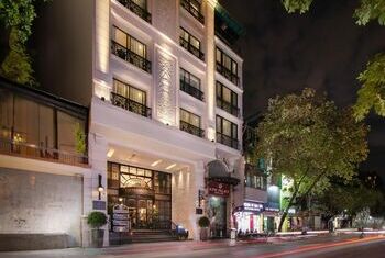 GM Premium Hotel