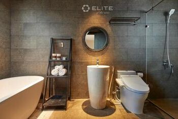 Elite of the Seas