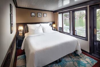 Paradise Sails Cruise