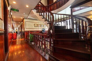 Swan Cruises Halong