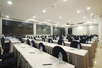 Acnos Grand Hotel