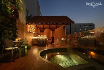 Silverland Sil Hotel