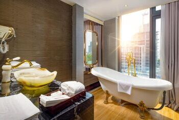 Winsuites Saigon Hotel