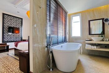 Royal Riverside Hoi An Hotel & Spa
