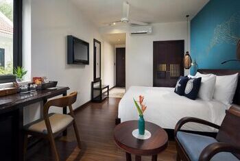 The Blue Alcove Hotel