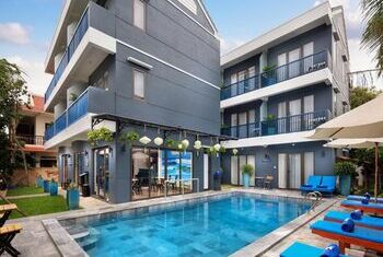 The Blue Alcove Hotel