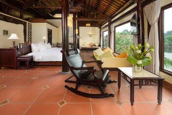 Emeralda Resort Tam Cốc