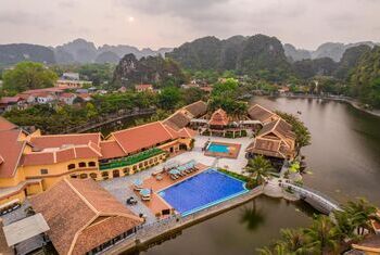 Emeralda Resort Tam Cốc