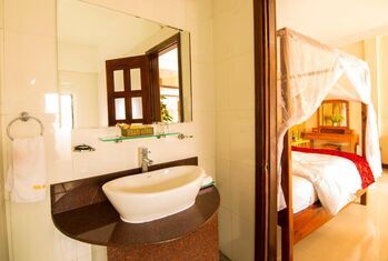 Phong Nha Lake House Resort