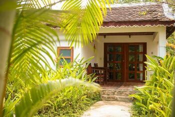 Sambor Village Hotel