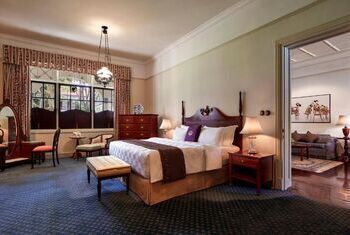 Hotel Majapahit Surabaya 