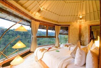Kupu Kupu Barong Villas