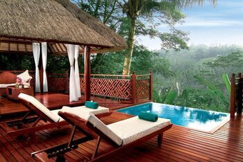 Kupu Kupu Barong Villas