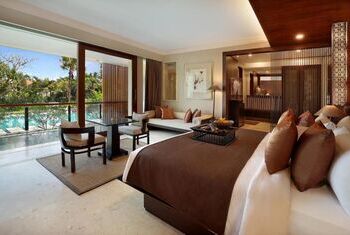 Royal Kamuela Villas & Suites