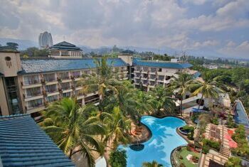 The Jayakarta Suites