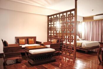 Chanthapanya Hotel