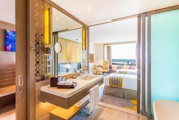 Crowne Plaza Vientiane