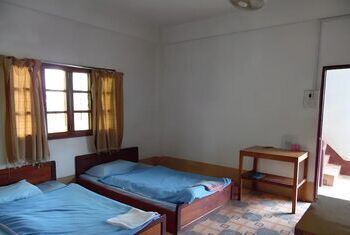 Dok Khounthong Guest House 