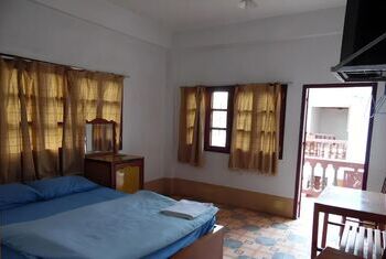 Dok Khounthong Guest House 