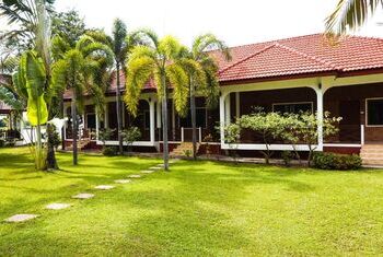 Dondet Hotel (Ex: Little Eden)