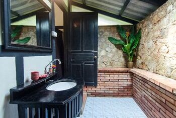 Hillside Nature Lifestyle Lodge