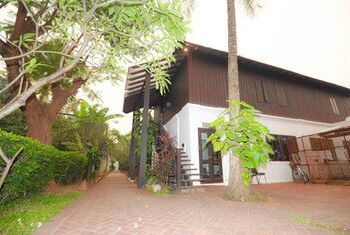 Meuangluang Hotel (Ex: Capital Hotel)