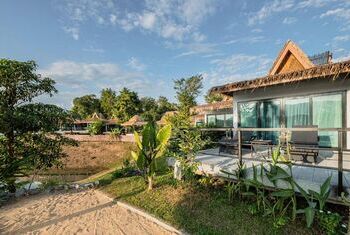 Sanctuary Nam Ngum Beach Resort