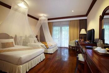 Santi Resort and Spa