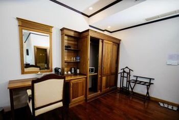 Sisombat Plaza Hotel