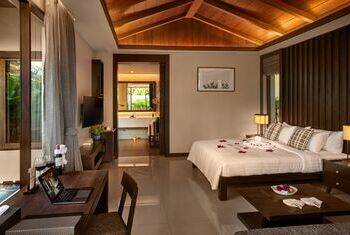 Khanom Beach Resort & Spa