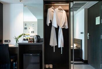Golden Tulip Mandison Suites