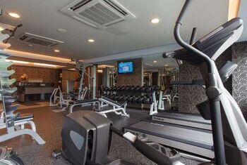 Golden Tulip Mandison Suites