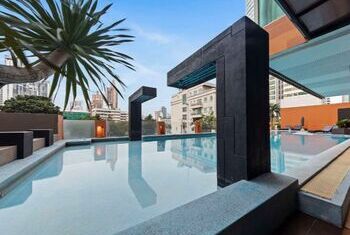 Golden Tulip Mandison Suites