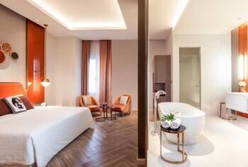 La Seine Hotel by Burasari